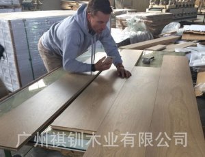 <b>格林韦圣多层实木地板生产厂家 出口20mm厚欧橡木地板</b>