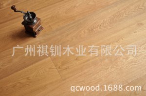 <b>格林韦圣外贸出口新西兰190mm宽拉丝锁扣实木多层橡木地板</b>