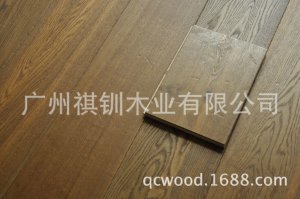 <b>格林韦圣 CE认证 220mm宽 烟薰拉丝破坏 白橡木地板</b>