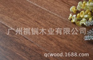 <b>格林韦圣外贸出口12mm厚多层中国黑胡桃木地板</b>