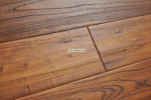 <b>厂家直供12MM多层防刮木地板 CE认证 榆木地板</b>