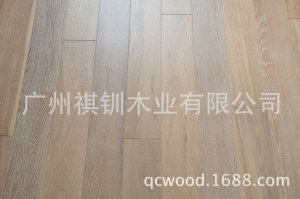 <b>格林韦圣生产厂家特价6色可选 橡木实木复合多层木地板12mm</b>
