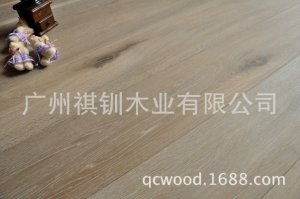 <b>橡木地板烟熏白纹理 三层实木复合 出口西班牙橡木地板</b>