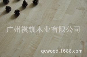<b>实木体育木地板厂家直销出口蒙古 中国枫木地板 篮球馆木地板</b>