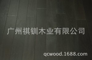 <b>实木地板生产厂家出口英国 超哑光菲墨色拉丝 18mm橡木实木地板</b>