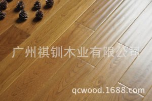 <b>格林韦圣出口实木地板白橡木 琥珀仿古6面封漆白橡木实木地板</b>